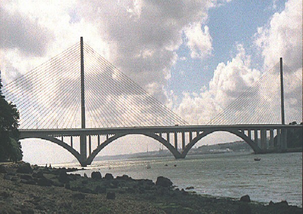 Pont de l'Iroise (1er plan) et pont Albert Loupe (2eme plan)Ponts routeBrestFinistère Pont de l'Iroise (1er plan) et pont Albert Loupe (2eme plan) Ponts route Brest Finistère