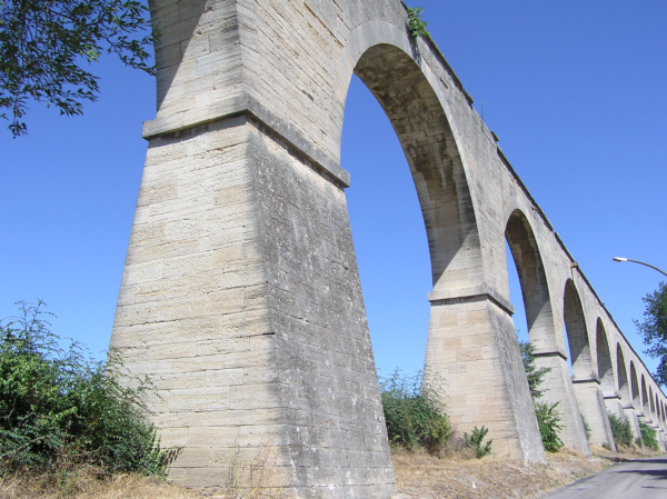 Aquädukt bei Carpentras 