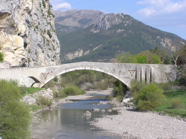 Pont du Roc (pont-route), Castellane, Alpes de Haute Provence 
