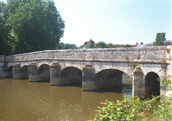 Bridge over the Cosson at Chambord, near the castle 