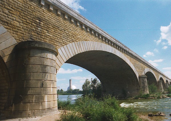 Loirebrücke Bourgueil 