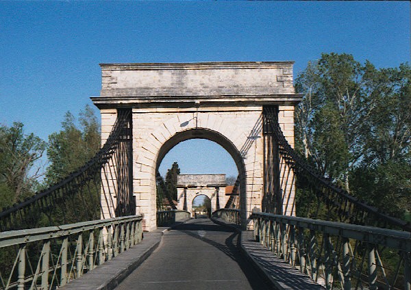 Hängebrücke Fourques 