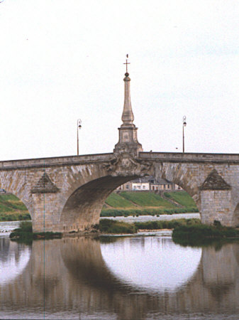 Pont Jaques Gabriel (pont-route), Blois, Loir et Cher 