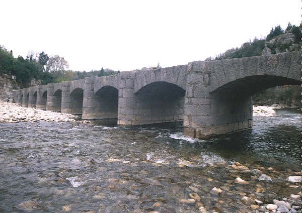 Brücke in Pont-de-Labeaume 
