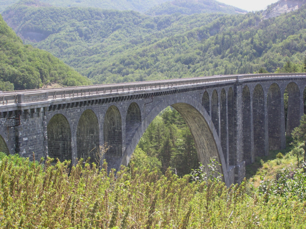 Viaduc de la RoizonnePont route (ex pont rail)La MureIsère 