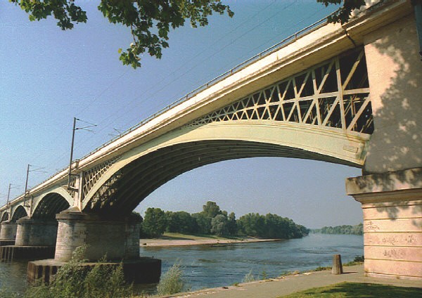 Pont du chemin de fer (pont-rail), Nevers, Niévre 