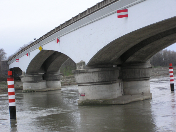 Pont de Mondragon (pont-route), Mondragon, Vaucluse 