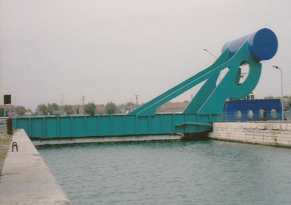 Bascule bridge, Port Saint-Louis 