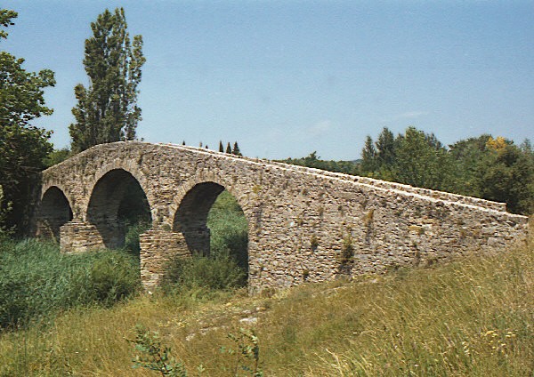 Alte Brücke in Rieux-en-Val 