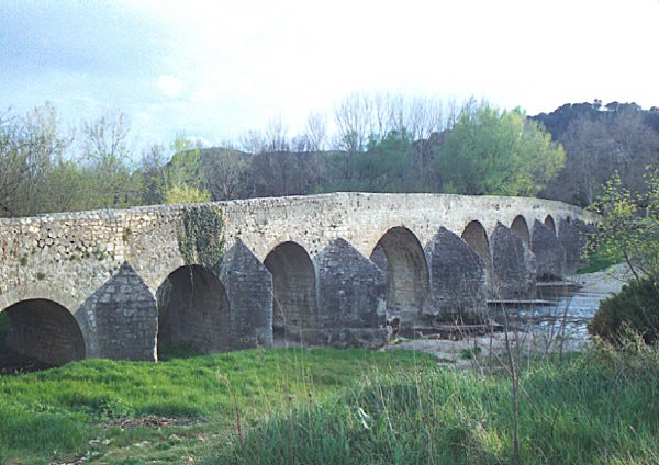 Charles-Martel-Brücke, La Roque-sur-Cèze 