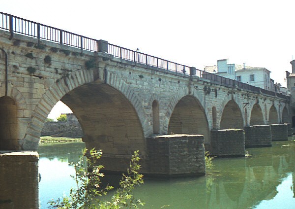 Pont Romain (pont-route), Sommières, Gard 