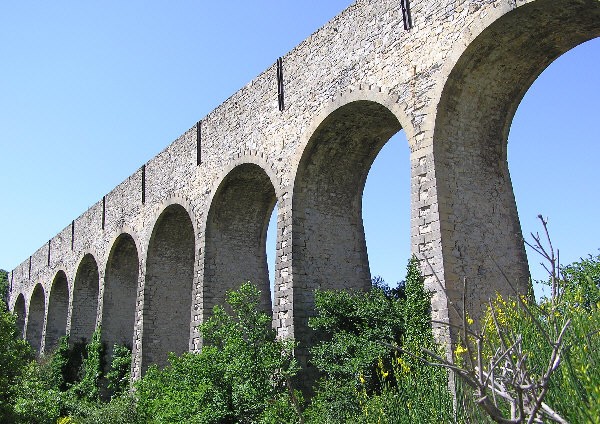 Saint-Roman Aqueduct (Gard) 