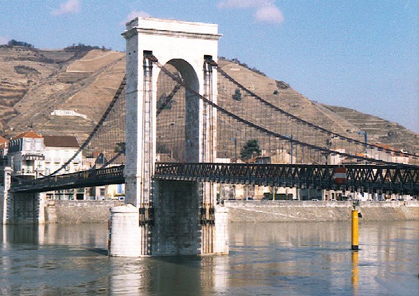 Tain-l'Hermitage Suspension Bridge 