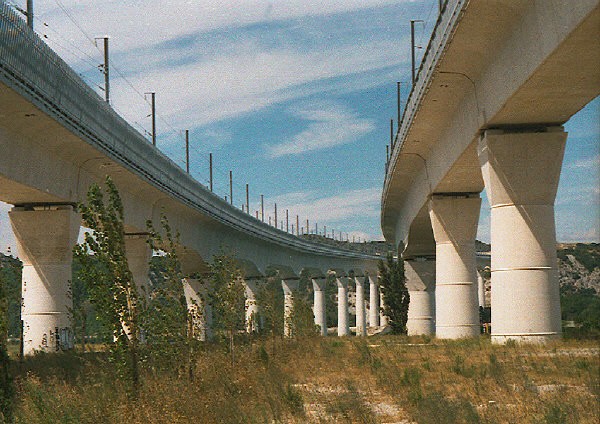 Viaduc TGV d'Avignon (pont-rail), Avignon, Vaucluse 