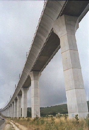 Viaduc TGV de Ventabren (pont-rail), Ventabren, Bouches dy Rhône 