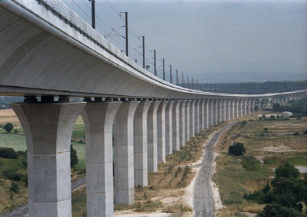 Viaduc TGV de Ventabren (pont-rail), Ventabren, Bouches dy Rhône 