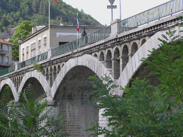 Pont de Vals (pont-route), Vals les Bains, Ardèche 