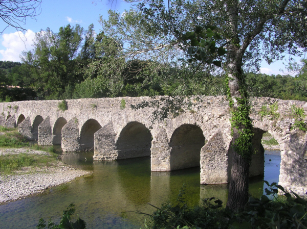 Pont Romain (pont-route), Viviers, Ardèche 