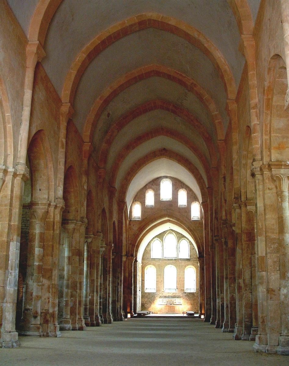 Abbaye de FontenayAbbatiale - Vaisseau central 