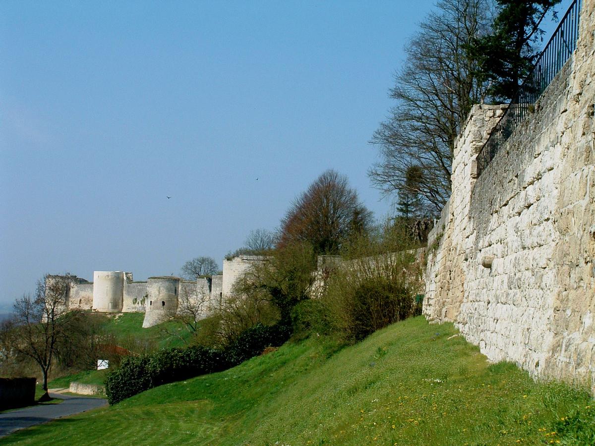 Coucy-le-Château - Rempart de la ville 