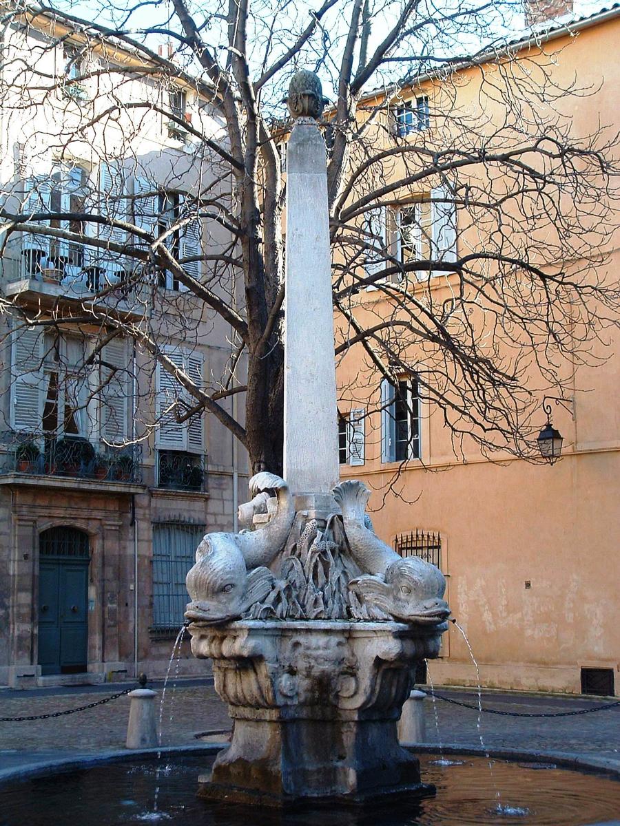 Place des Quatre-Dauphins, Quartier Mazarin, Aix-en-Provence 