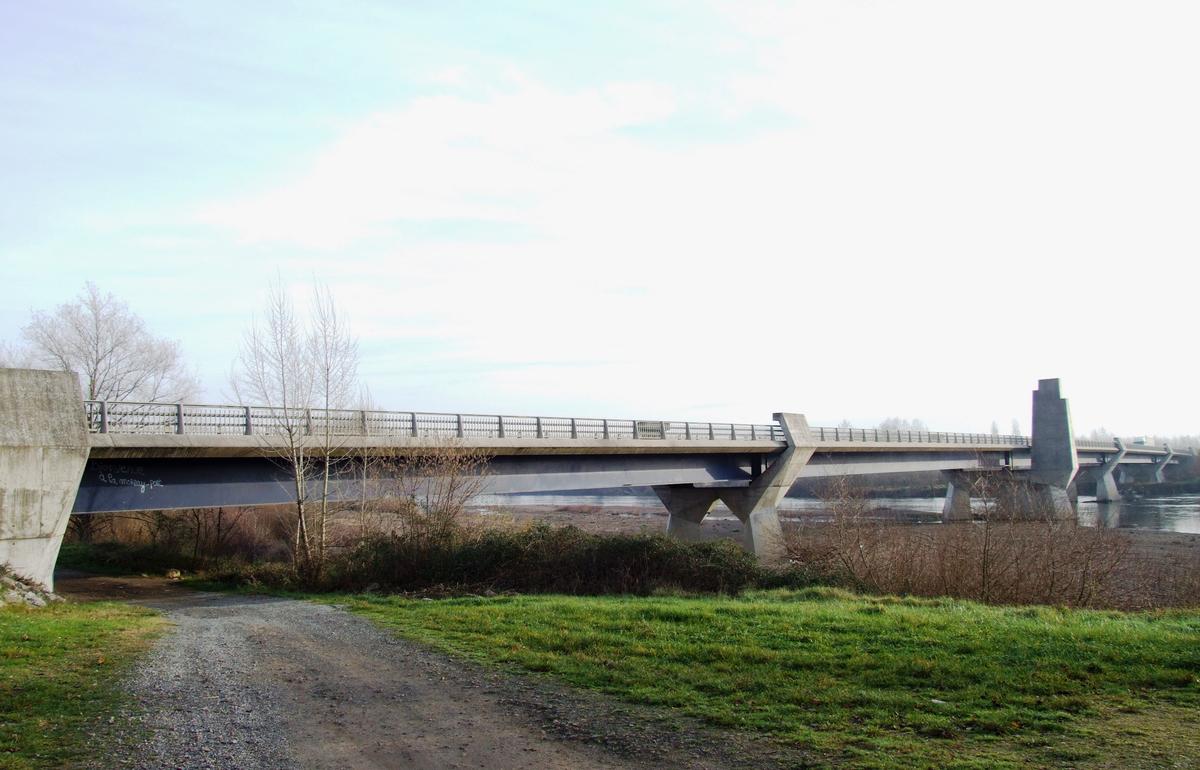 Mornay-sur-Allier Bridge 