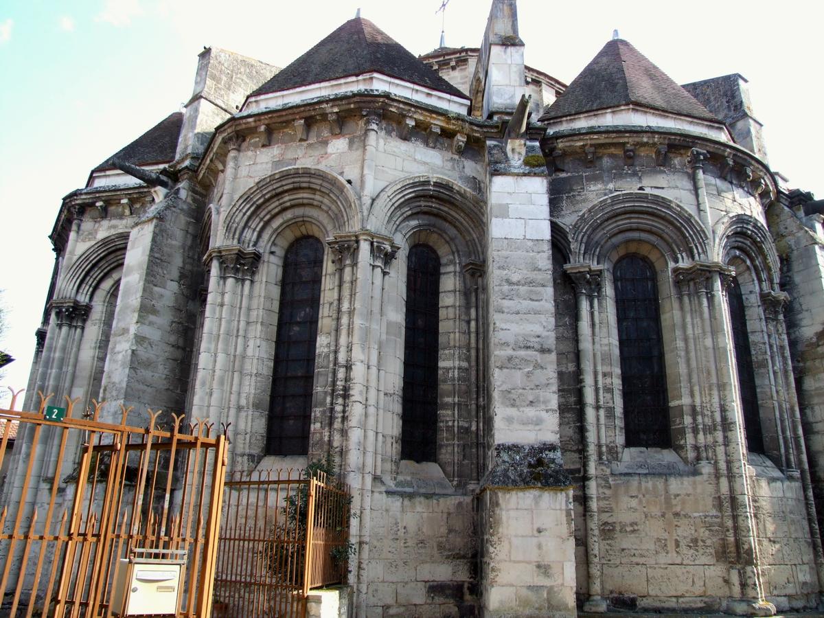Ebreuil - Ancienne abbatiale Saint-Léger - Chevet 