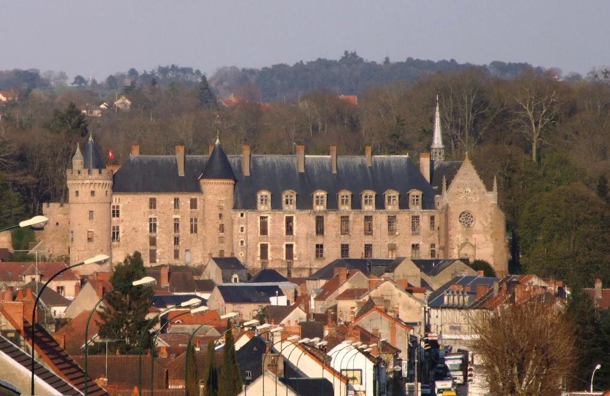 Château de Lapalisse - Façade côté sud 