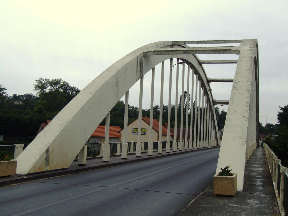 Vallon-en-Sully - Bridge across the Cher 