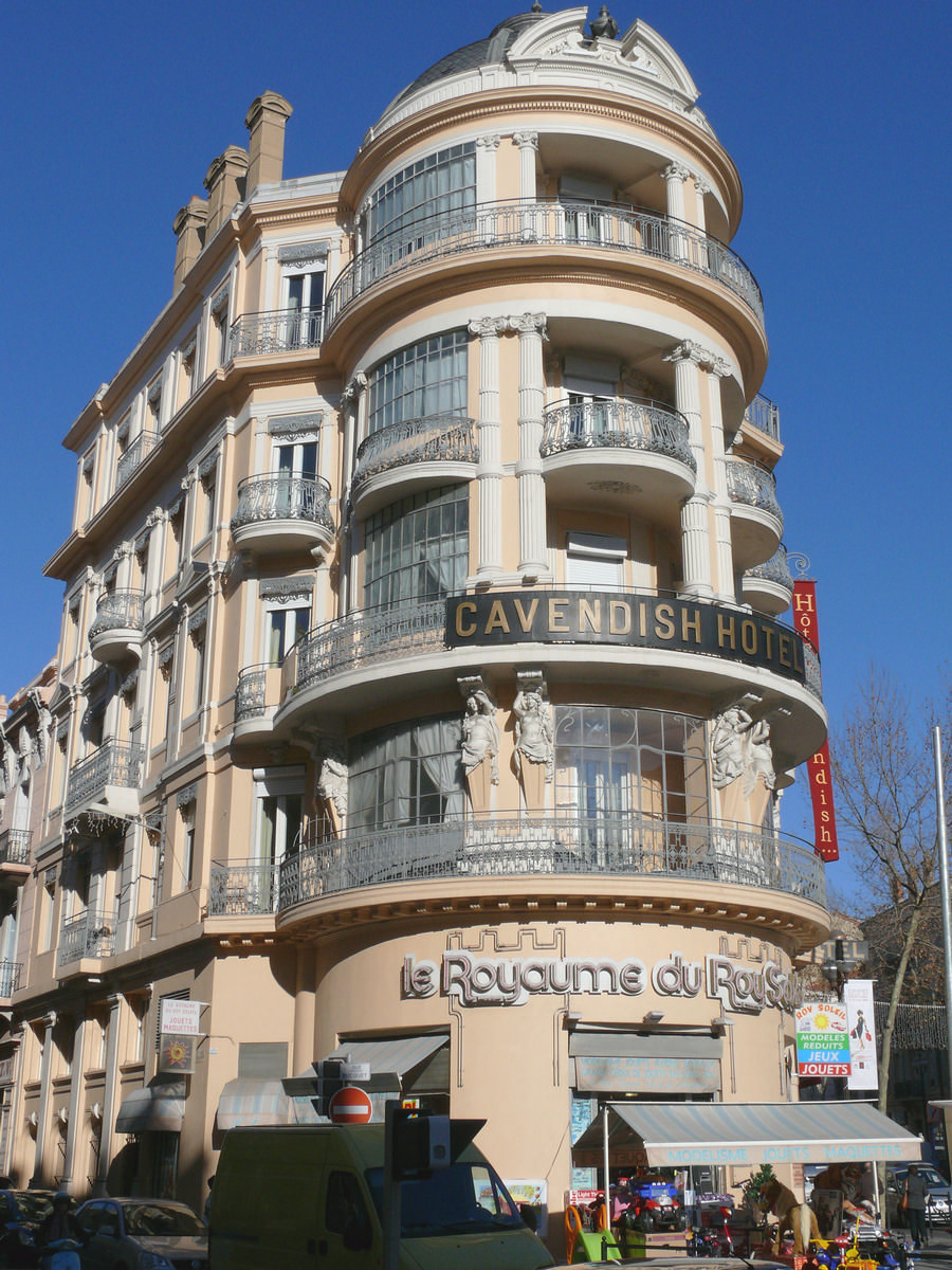 Cannes - Boulevard Carnot - A l'angle de la rue Léopold-Bucquet 