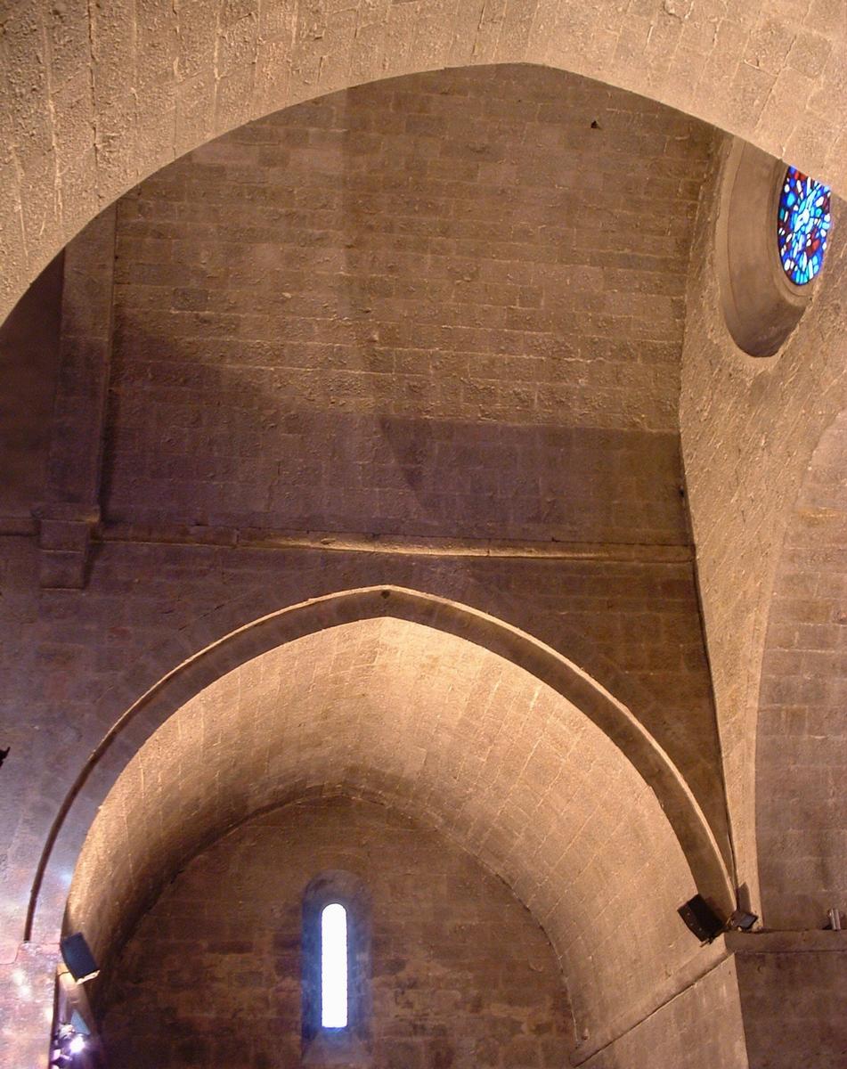 Valbonne - Abbaye Sainte-Marie - Croisée du transept 