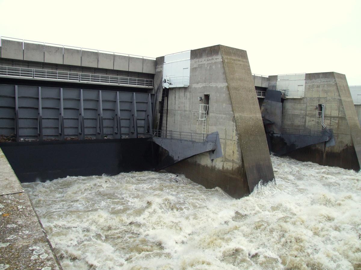 Saint-Pierre-de-Boeuf Dam 