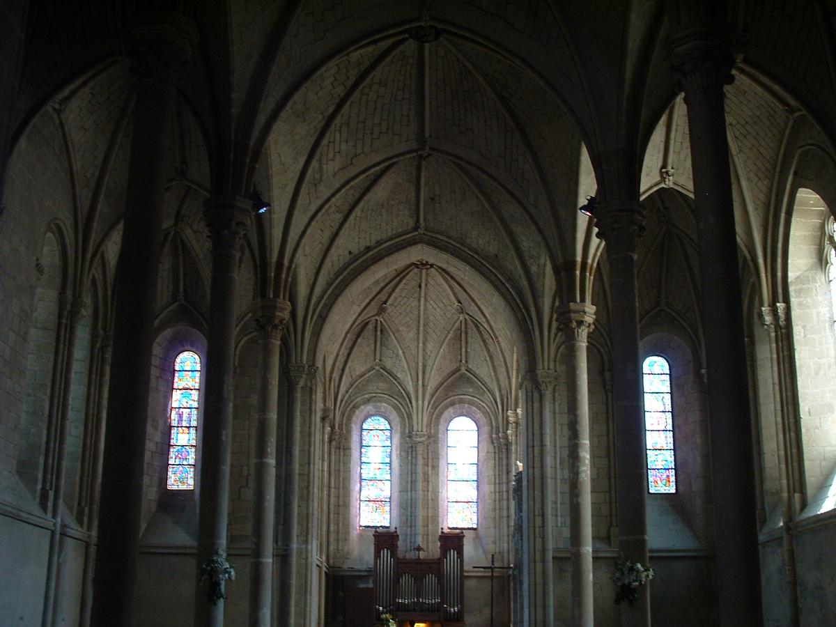 Angers - Eglise Saint-Serge (ancienne abbatiale) - Le choeur du 13ème siècle en style Plantagenêt avec ses 13 coupoles 