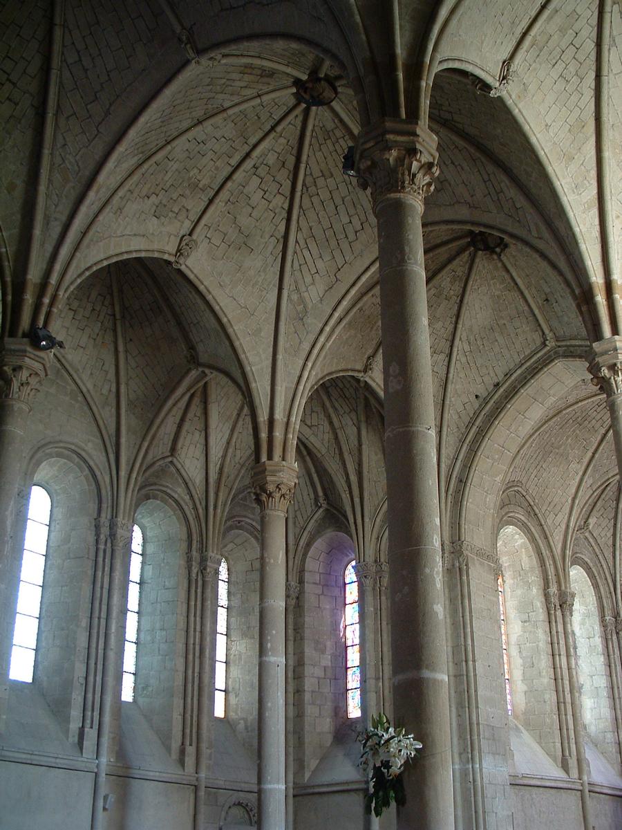 Angers - Eglise Saint-Serge (ancienne abbatiale) - Le choeur du 13ème siècle en style Plantagenêt avec ses 13 coupoles - Voûtes 