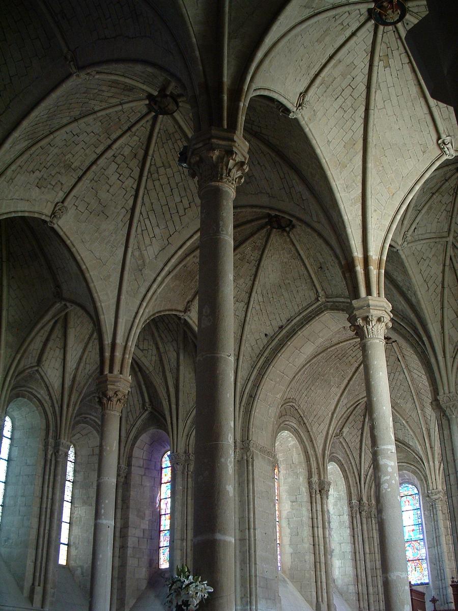 Angers - Eglise Saint-Serge (ancienne abbatiale) - Le choeur du 13ème siècle en style Plantagenêt avec ses 13 coupoles - Voûtes 