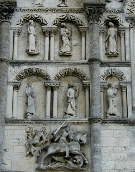 Cathédrale Saint-Pierre à Angoulême Eglise triomphante, saint Georges (1866) et apôtres assistant à l'Ascension