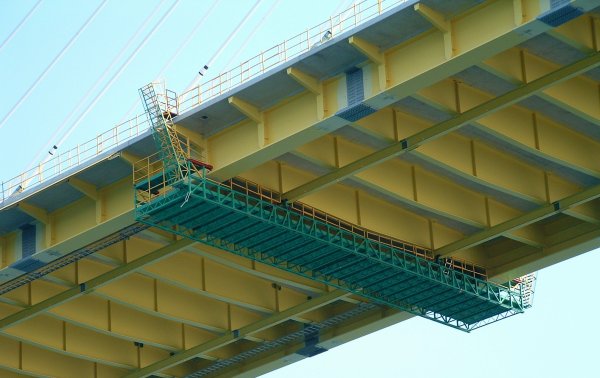 Pont de Rion-AntirionTablier - Plate-forme d'entretien 