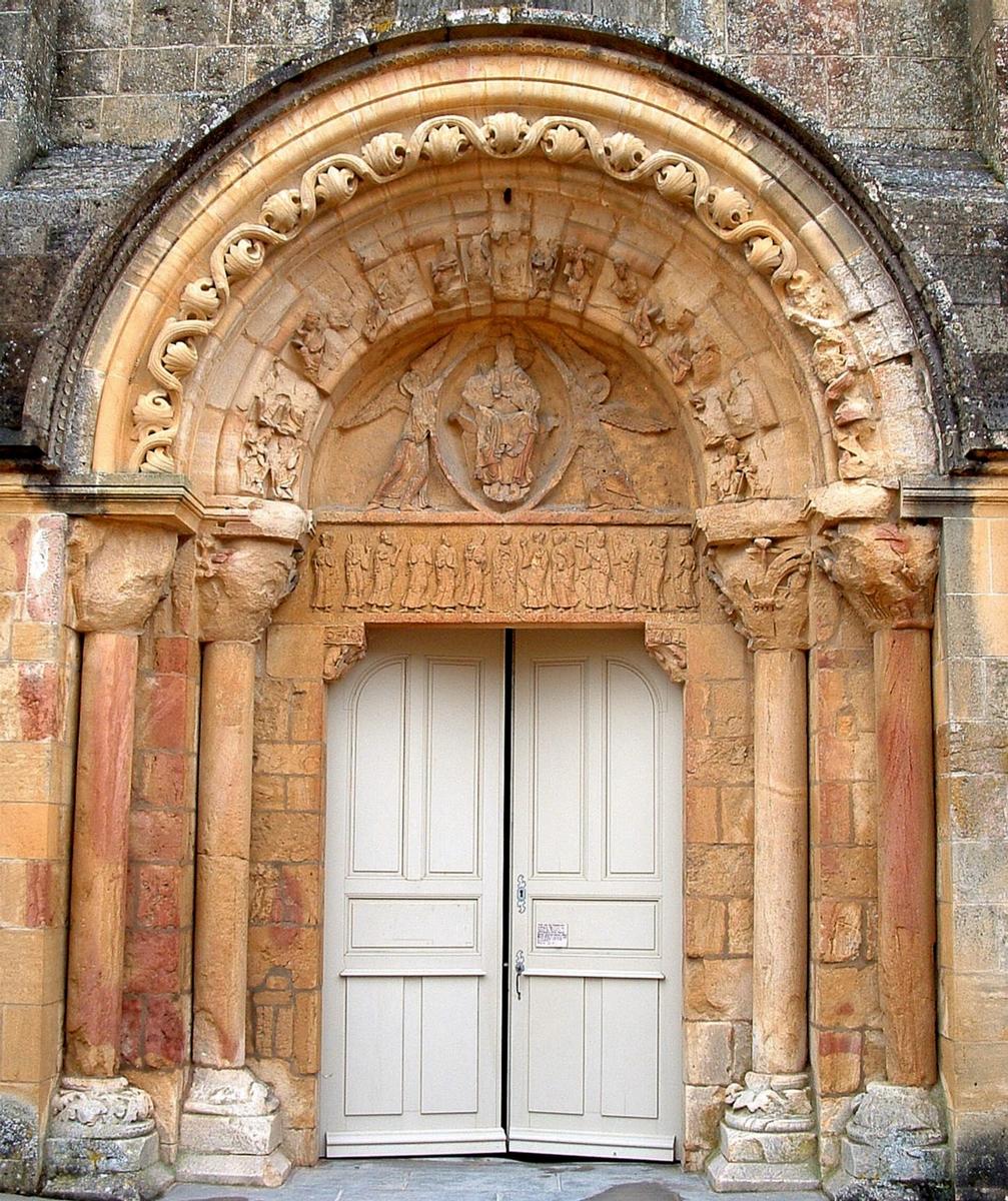 Anzy-le-Duc - Prieuré - Eglise prieurale de la Trinité, de la Sainte-Croix et de Sainte-Marie Portail occidental