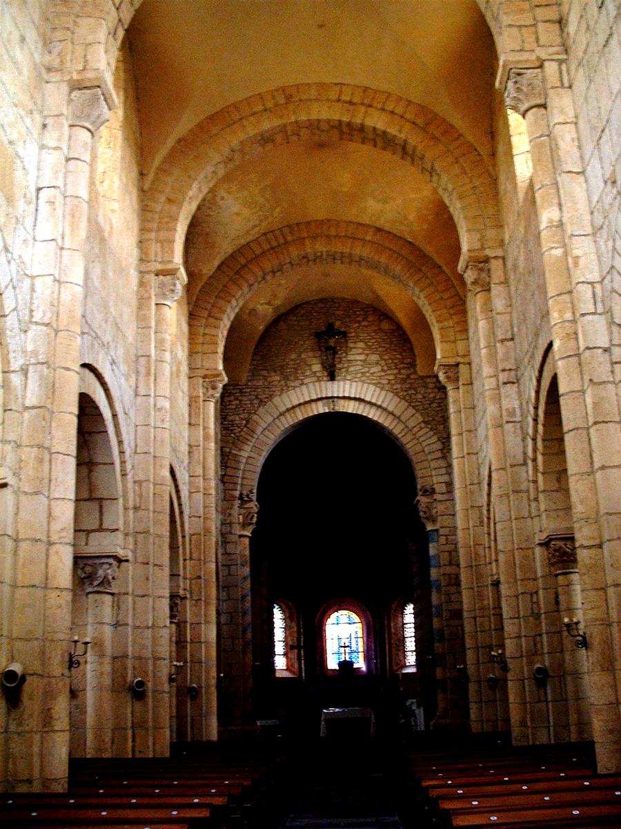 Anzy-le-Duc - Prieuré - Eglise prieurale de la Trinité, de la Sainte-Croix et de Sainte-Marie Vaisseau central