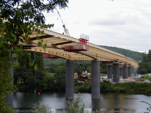 Viadukt über den Lot bei Arcambal 