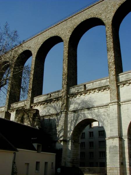 Aqueduc de la Vanne, Arcueil Reste de l'aqueduc romain, l'aqueduc du 17e siècle et l'aqueduc du 19e siècle