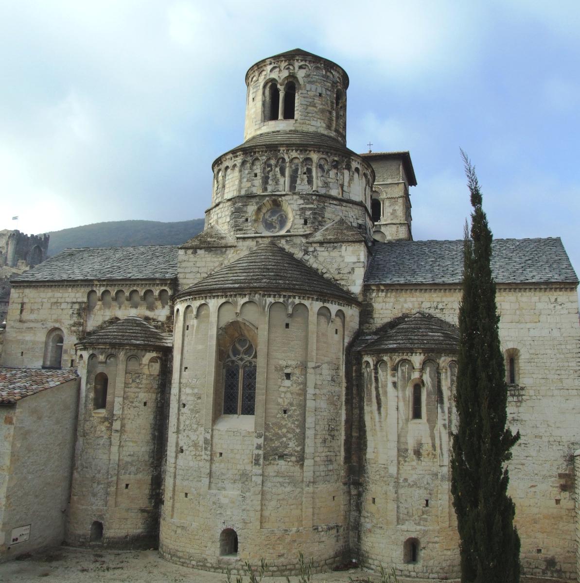 Cruas - Ancienne abbatiale bénédictine Sainte-Marie - Chevet 