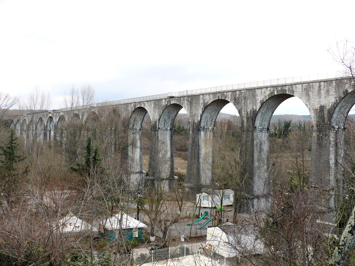 Ligne de chemin de fer Alès - Bessèges - Vogüé - Le Teil - Lalevade-d'Ardèche - Largentière - Viaduc de l'Auzon 