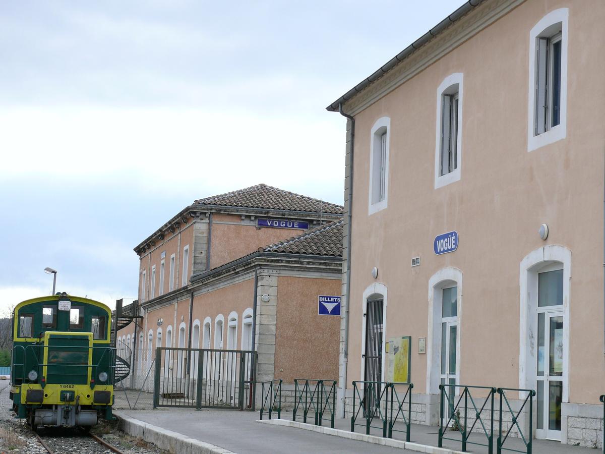 Gare de Vogüé (aujourd'hui, école maternelle intercommunale) 