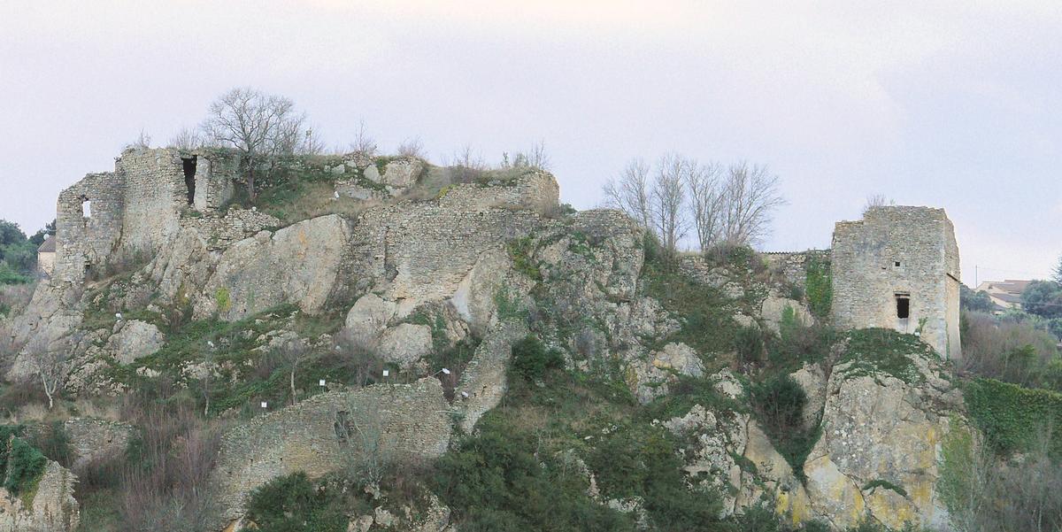 Salavas Castle 