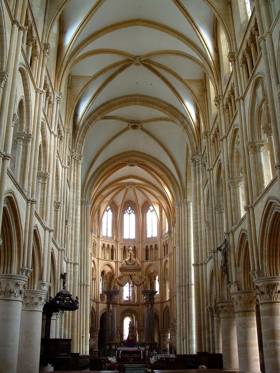 Mouzon - Abbaye Notre-Dame - Abbatiale - Vaisseau central 