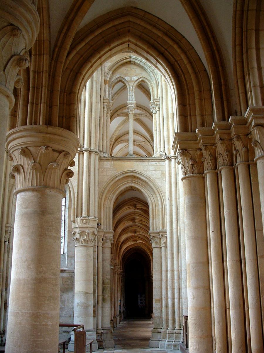 Mouzon - Abbaye Notre-Dame - Abbatiale - Bas-côté sud 