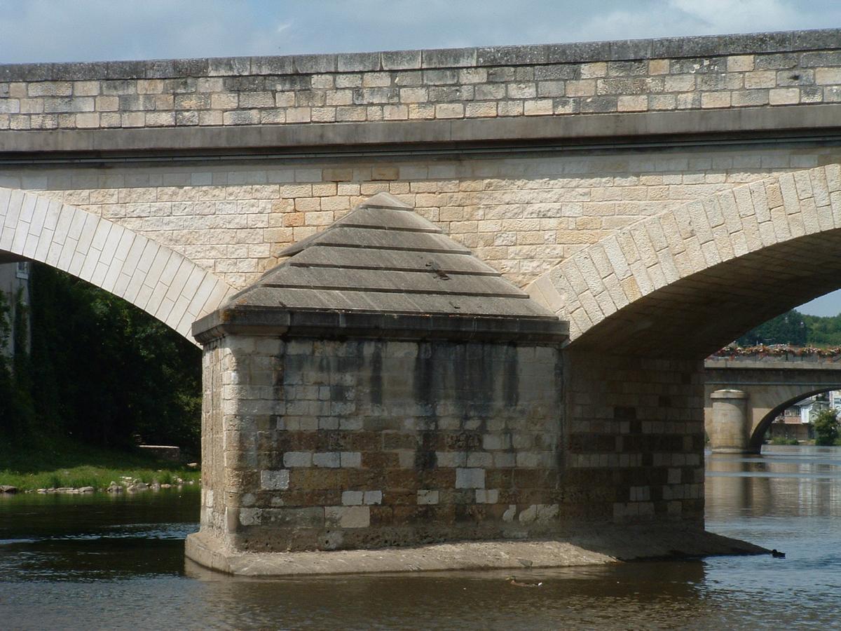Pont Vieux, Argenton-sur-CreuseUne pile 