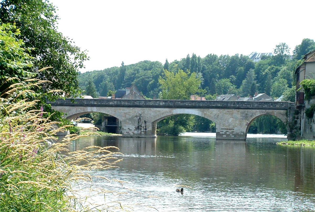 Pont Vieux, Argenton-sur-CreuseEnsemble vu de l'aval 