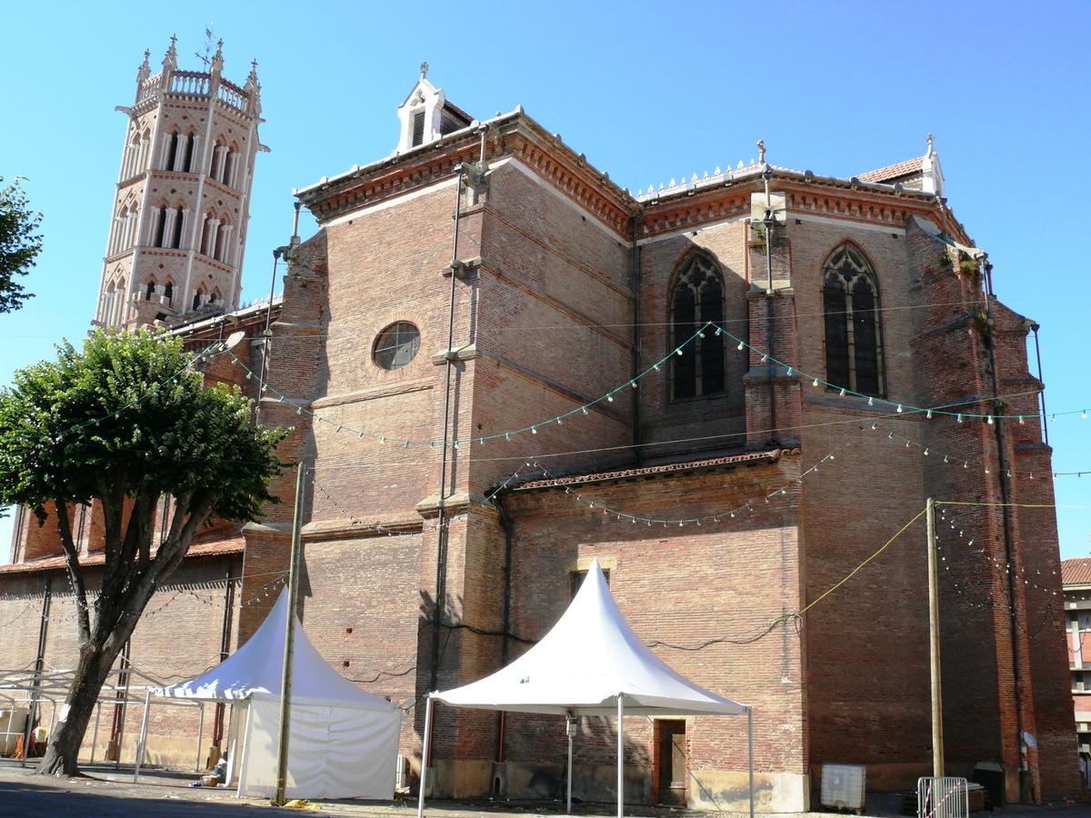 Pamiers - Cathédrale Saint-Antonin (en cours de restauration en 2008) - Vue du chevet 